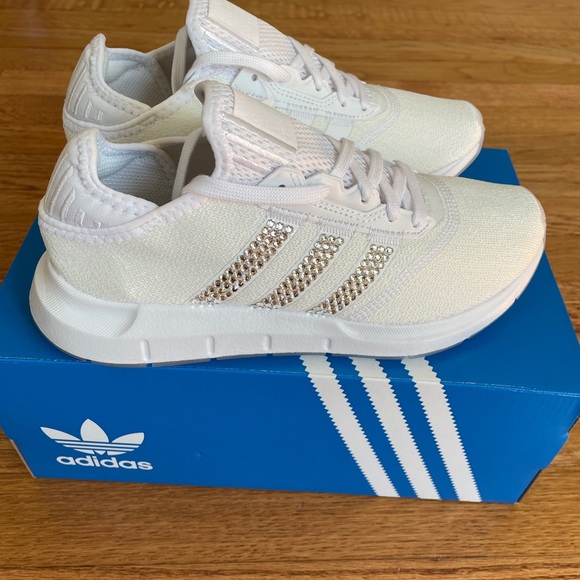 Swarovski Adidas Swift Run women’s Shoes - Picture 3 of 5